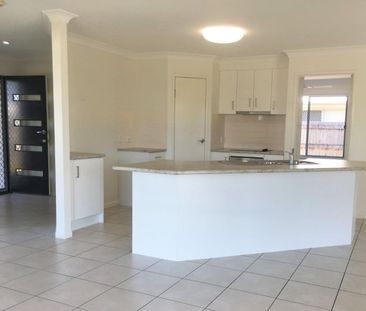 96 Oldmill Drive, Beaconsfield - Photo 3