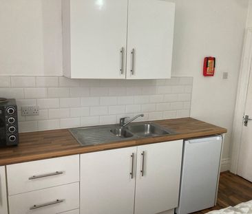 Studio Flat, Coventry, CV2 - Photo 2