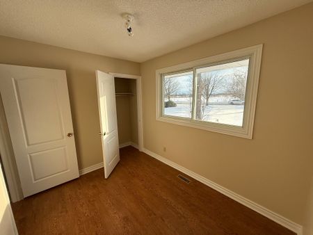 For Lease - 10733 Sixth Line, Halton Hills, Ontario - Photo 4