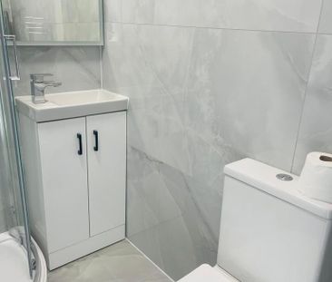 1 bedroom in a house share to rent - Photo 5