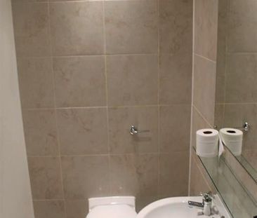 1 bedroom Flat To Let - Photo 2