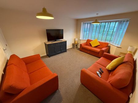 4 bedroom detached house to rent - Photo 5