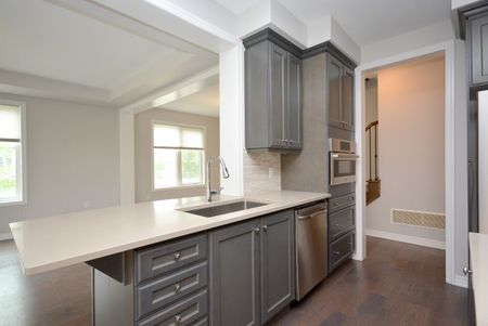 For Lease - 3182 Daisy Way, Oakville, Ontario - Photo 3