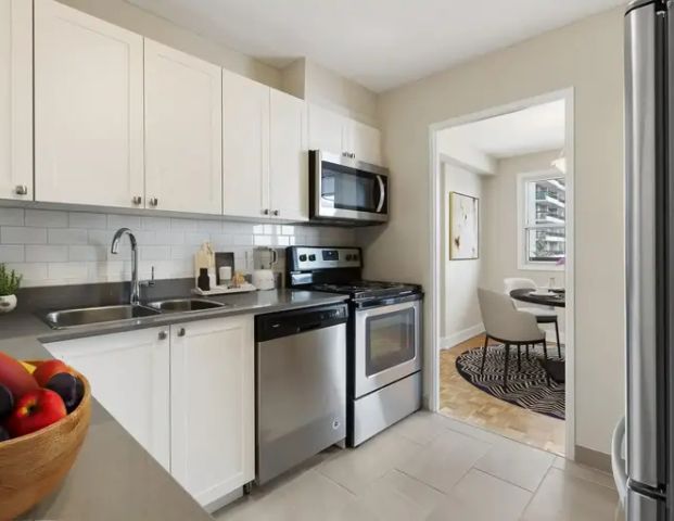 Richmond Park Square | 1275/1285 Richmond Road, Ottawa - Photo 1