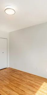 1 room apartment of 52 m² in Victoria - Photo 2