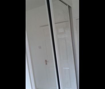 Room in a Shared Flat, Hickes House, NW6 - Photo 2