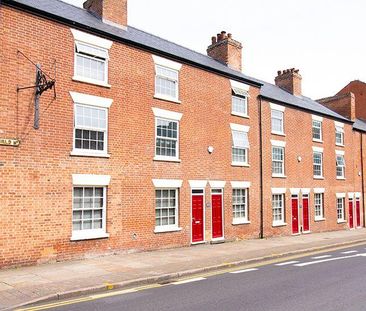 7 bedroom townhouse to rent - Photo 2