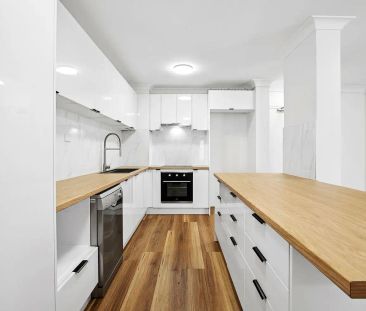 “Sunny and Stylish” - Photo 2