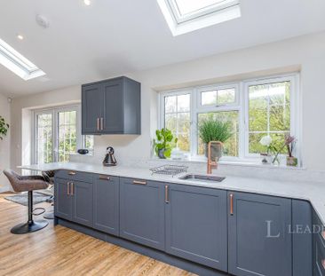 3 bedroom semi-detached house to rent - Photo 5