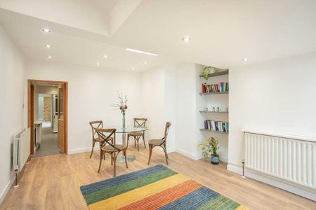 Middle Hill, Englefield Green, Egham, Surrey, TW20 - Photo 4