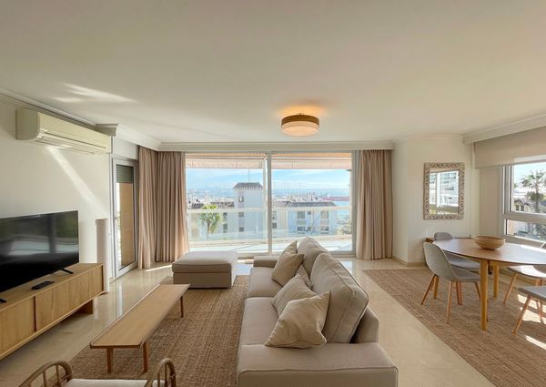 Comodo apartamento amueblado con vistas al mar, 4 dormitorios, terraza, parking, zona Son Armadans, Palma.
