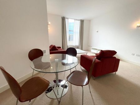 3 bedroom flat to rent - Photo 2