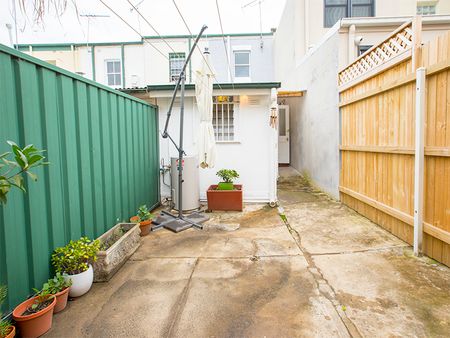25 Bridge St, Erskineville NSW 2043 - House For Rent | Domain - Photo 3