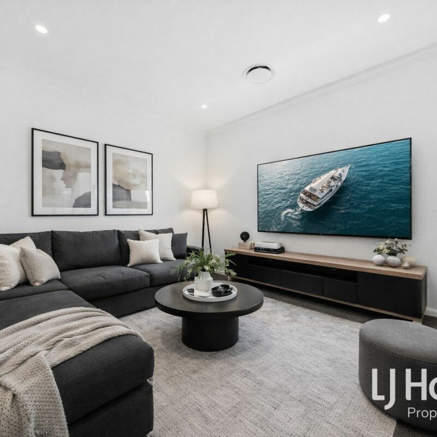 Exemplary Coral Built Family Home - 3 x Living Zones - Ducted AC - WOW FACTOR! - Photo 1