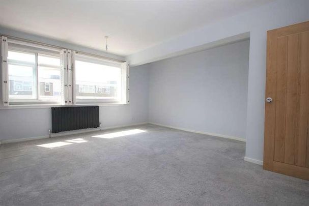 St. Marks Hill, Surbiton, KT6 - Photo 1