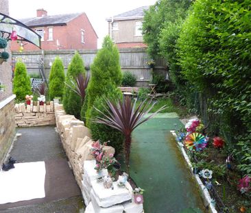 2 bedroom end of terrace house to rent - Photo 6