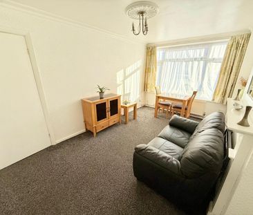 1 bedroom Flat To Let - Photo 2