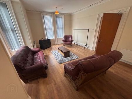 Great 6 Bedroom Apartment, 37 Cromwell Road, Botanic, Belfast, BT7 1JX - Photo 3