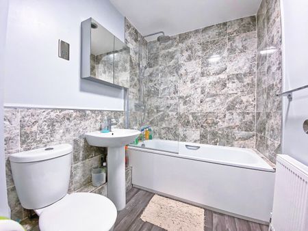 Ellen Drive, Fleet, Hampshire, GU51 - Photo 4