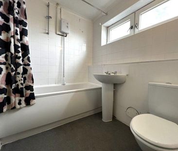 4 bedroom terraced house to rent - Photo 5