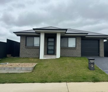 Contemporary Living with Space to Entertain - Photo 1