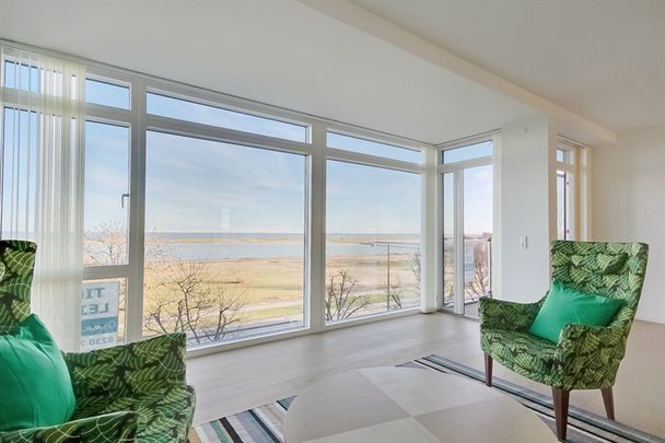 4 værelses lejlighed i 1. række til Øresund, med 2 altaner og privat p-plads i kælderen - Photo 1
