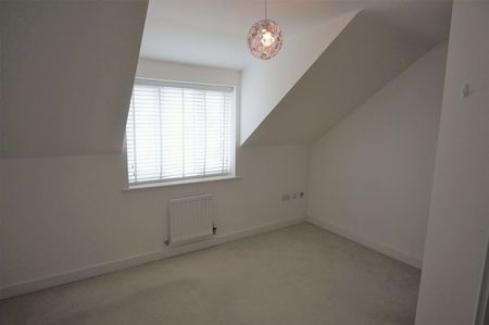 Lime Tree Avenue, Hardwicke - Photo 5