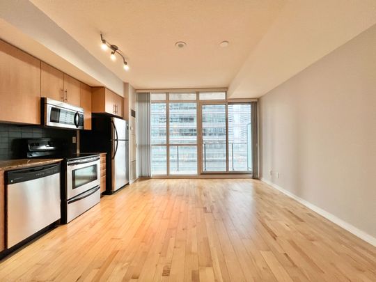 For Lease - 65 Bremner Boulevard Unit# 1206, Toronto, Ontario - Photo 1