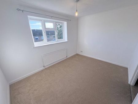 2 bedroom semi-detached house to rent - Photo 3