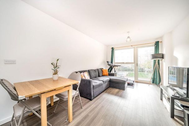 1 bedroom flat to rent - Photo 1