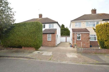 Hanworth, TW13 - Photo 2