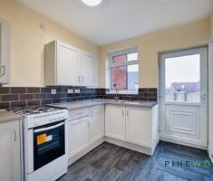 3 BEDROOM House - Semi-Detached - Photo 2