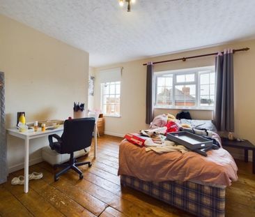 4 bedroom House To Let - Photo 3