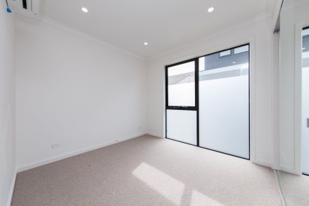 20 Velvet Road, Port Melbourne VIC 3207 - House For Rent | Domain - Photo 3