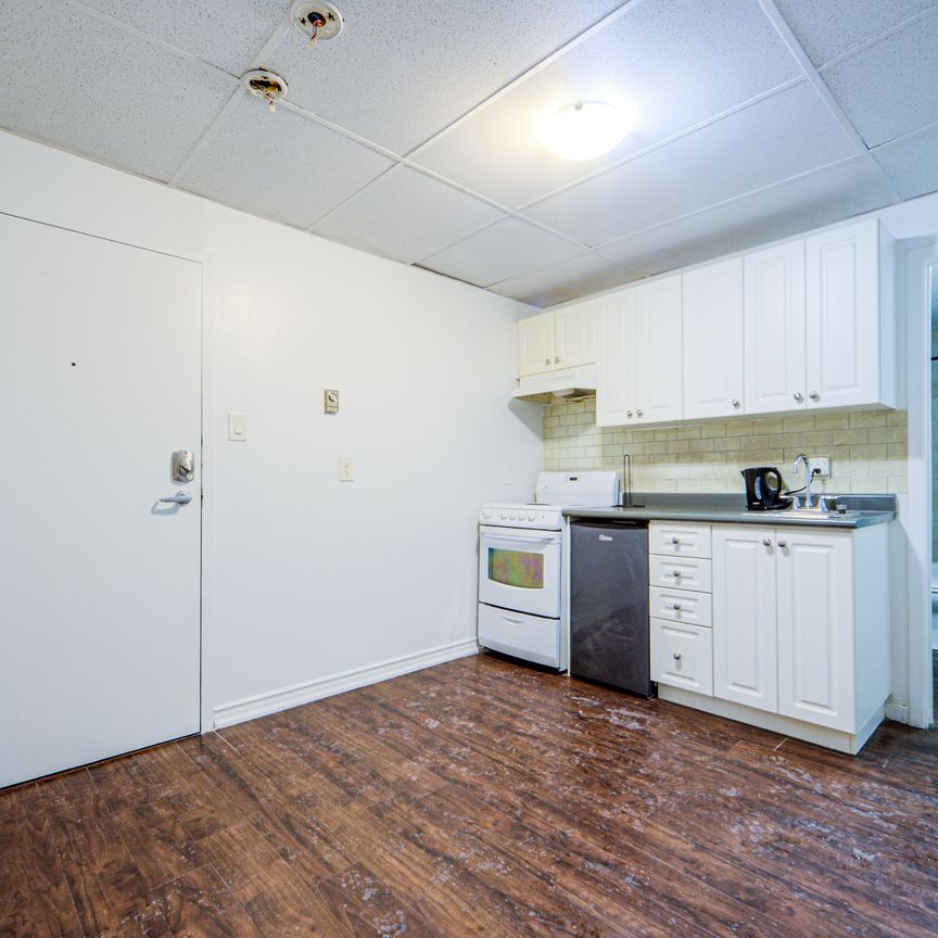 For Lease - 150 Lakeshore Road Unit# 3, Oakville, Ontario - Photo 1