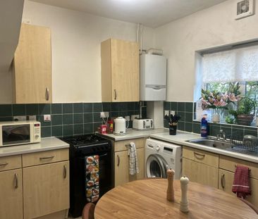 Room in a Shared House, Elswick Street, SW6 - Photo 1