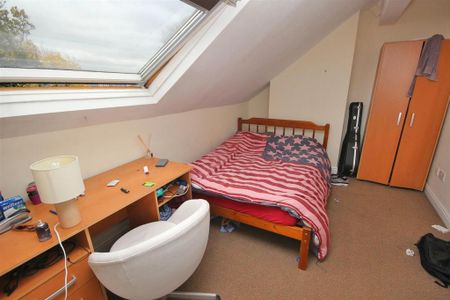 6 bedroom semi-detached house to rent - Photo 2