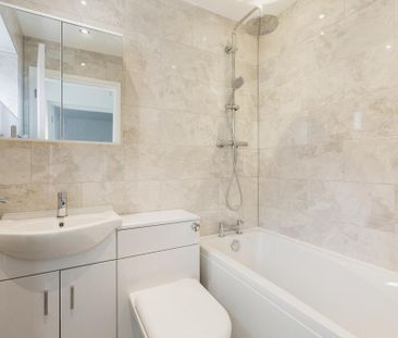 3 bedroom semi-detached house to rent - Photo 6