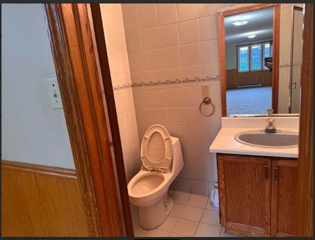 For Lease - 4261 Capilano Court, Mississauga, Ontario - Photo 2