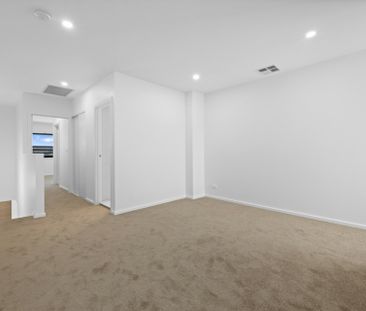 Stunning Brand New Townhouse! - Photo 4