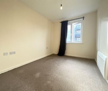 2 Bedroom Flat - First Floor To Let - Photo 3