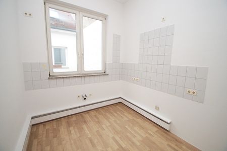großzügige 3-Zi-Maisonette-Whg mit BALKON direkt am Markt - Photo 5