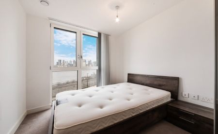 2 Bed Flat, Cable Walk, SE10 - Photo 3