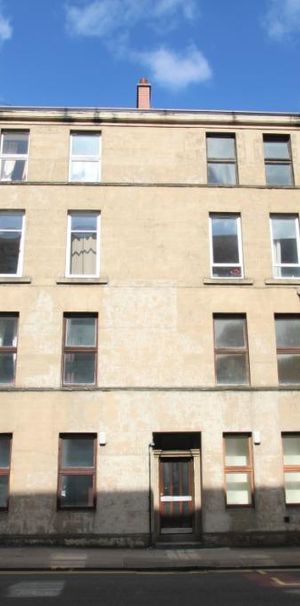 3 bedroom flat to rent - Photo 2