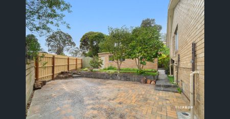 Spacious Family Home in a Quiet Viewbank Court - Photo 4