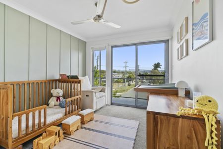 SPACIOUS FOUR BEDROOM DUPLEX - GREAT LOCATION IN PALM BEACH! - Photo 3
