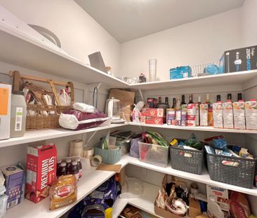 For Lease - 82 William Shearn Crescent, Markham, Ontario - Photo 2