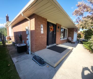 For Lease - 304 Orsi Avenue, Bradford West Gwillimbury, Ontario - Photo 2