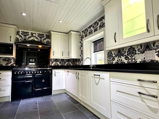 Broompark Drive, Lesmahagow - Photo 1