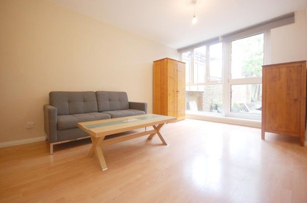 Five Bedroom House to rent in LONDON - Photo 1